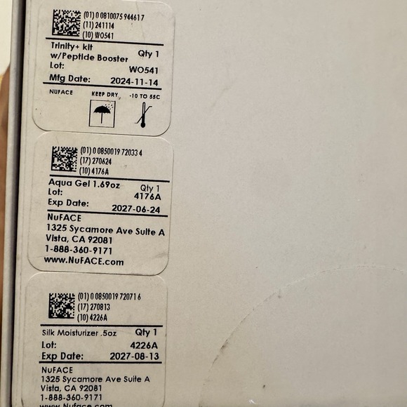 NuFACE Trinity + Facial Toning Device Kit + Super Peptide Booster NEW Open Box - Picture 4 of 5